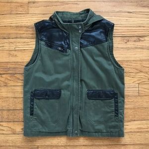 BDG army green & vegan leather vest SZ M